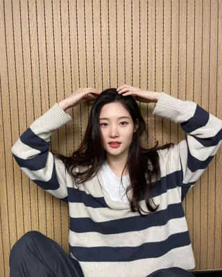 니트에 흰티 레이어드 센스😉🤍 이미지