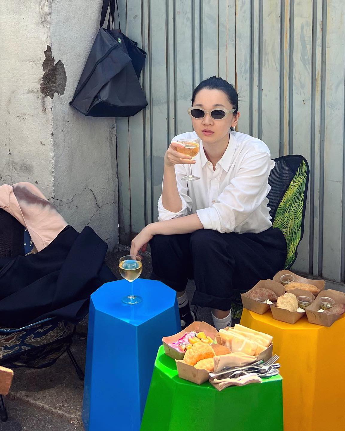 롤업으로 시크하게🥼화이트셔츠 이미지