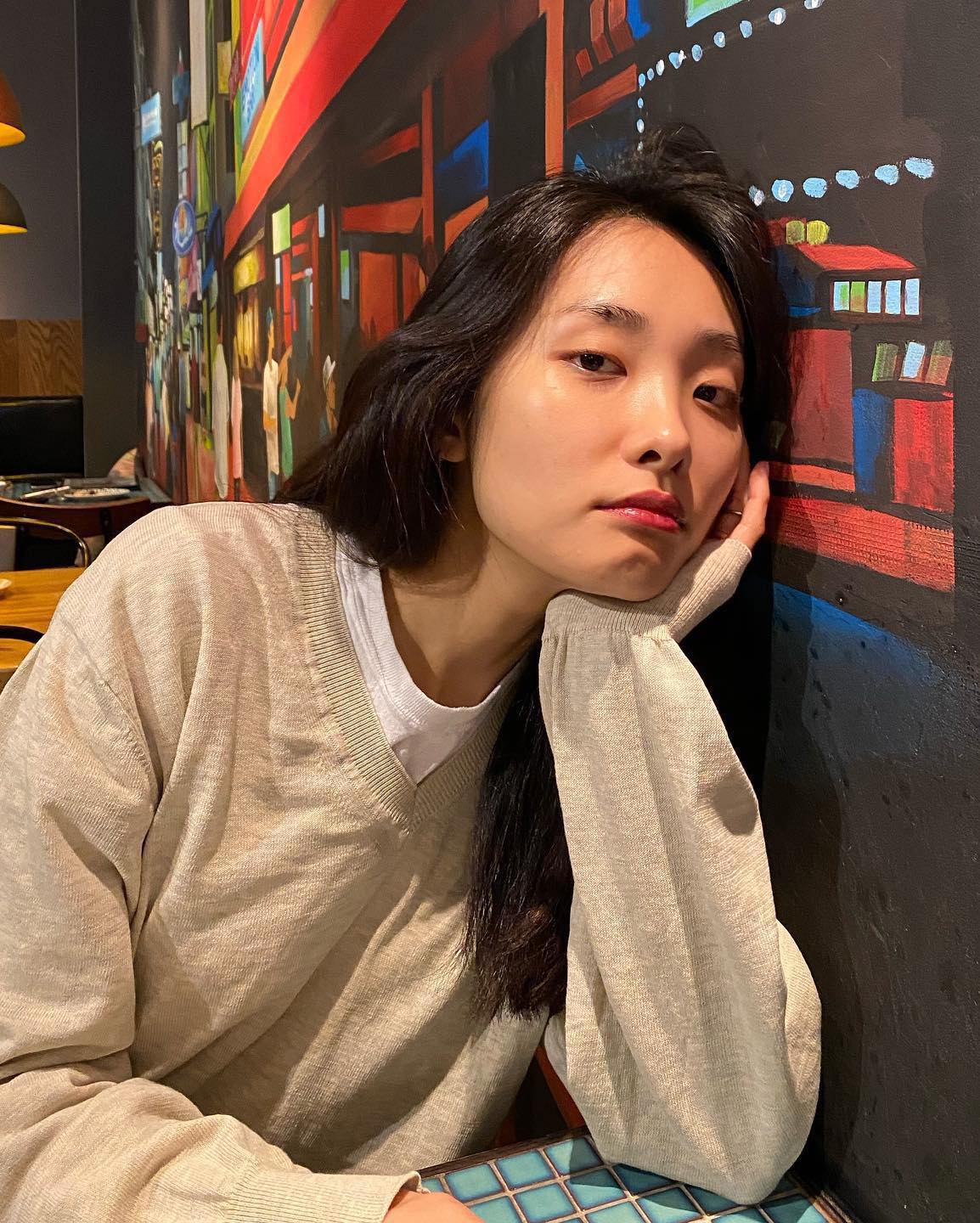 니트에 흰티 레이어드 센스😉🤍 이미지