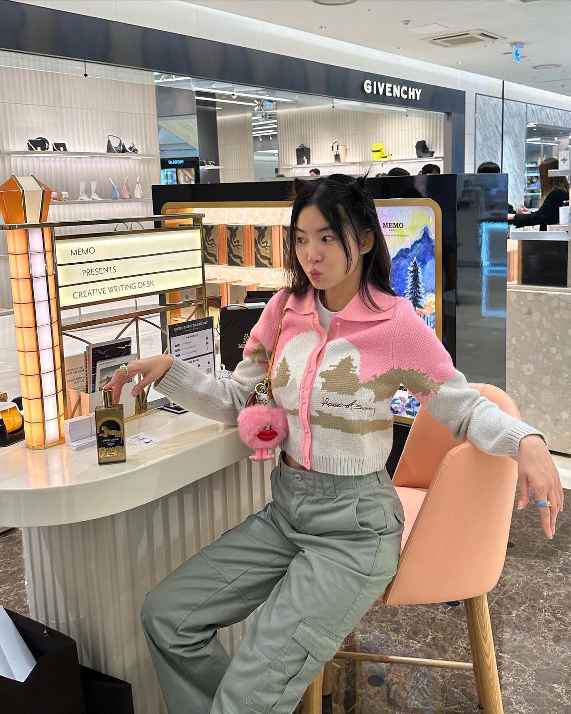 카라 가디건으로 러블리하게🤍🩷 이미지
