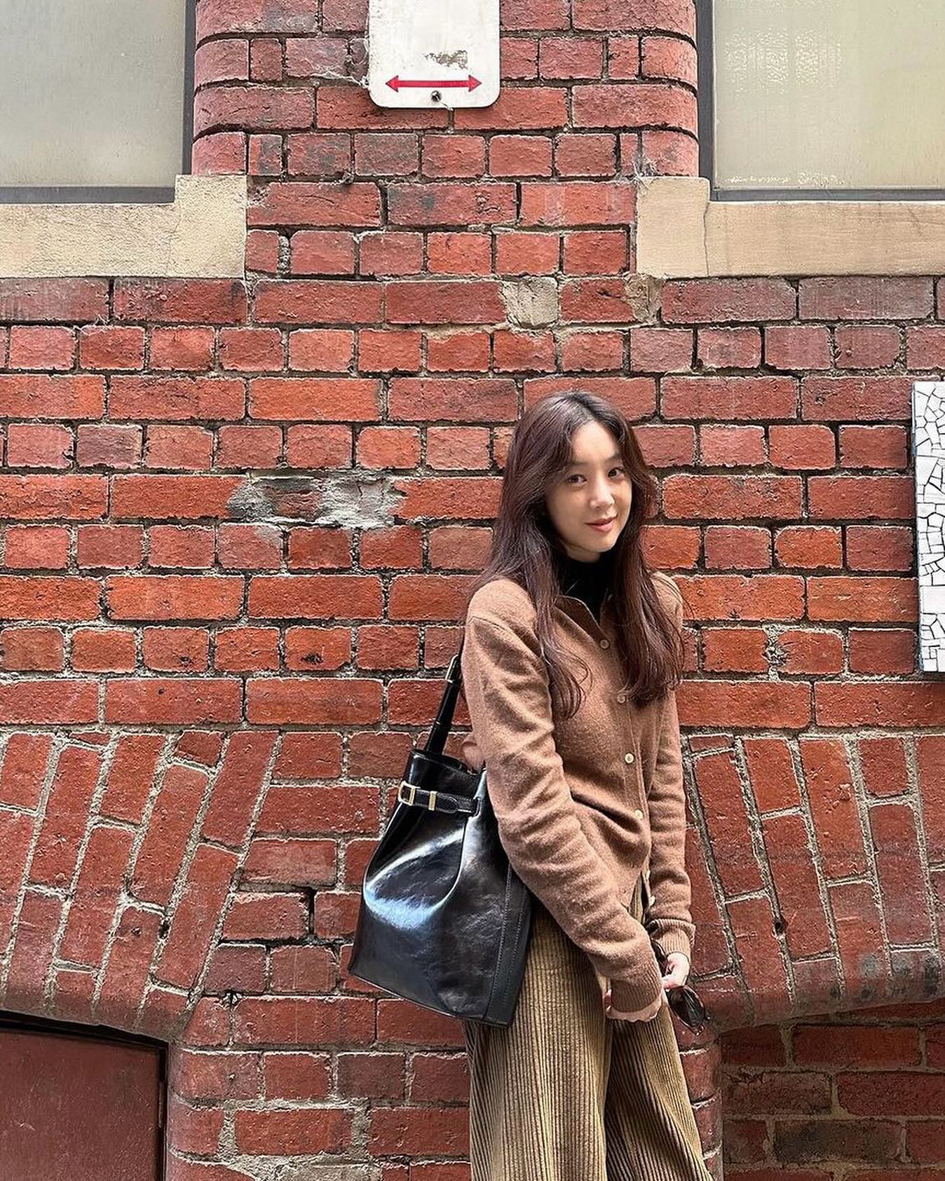 려원 언니 가을룩🤎🖤@배울게요 이미지