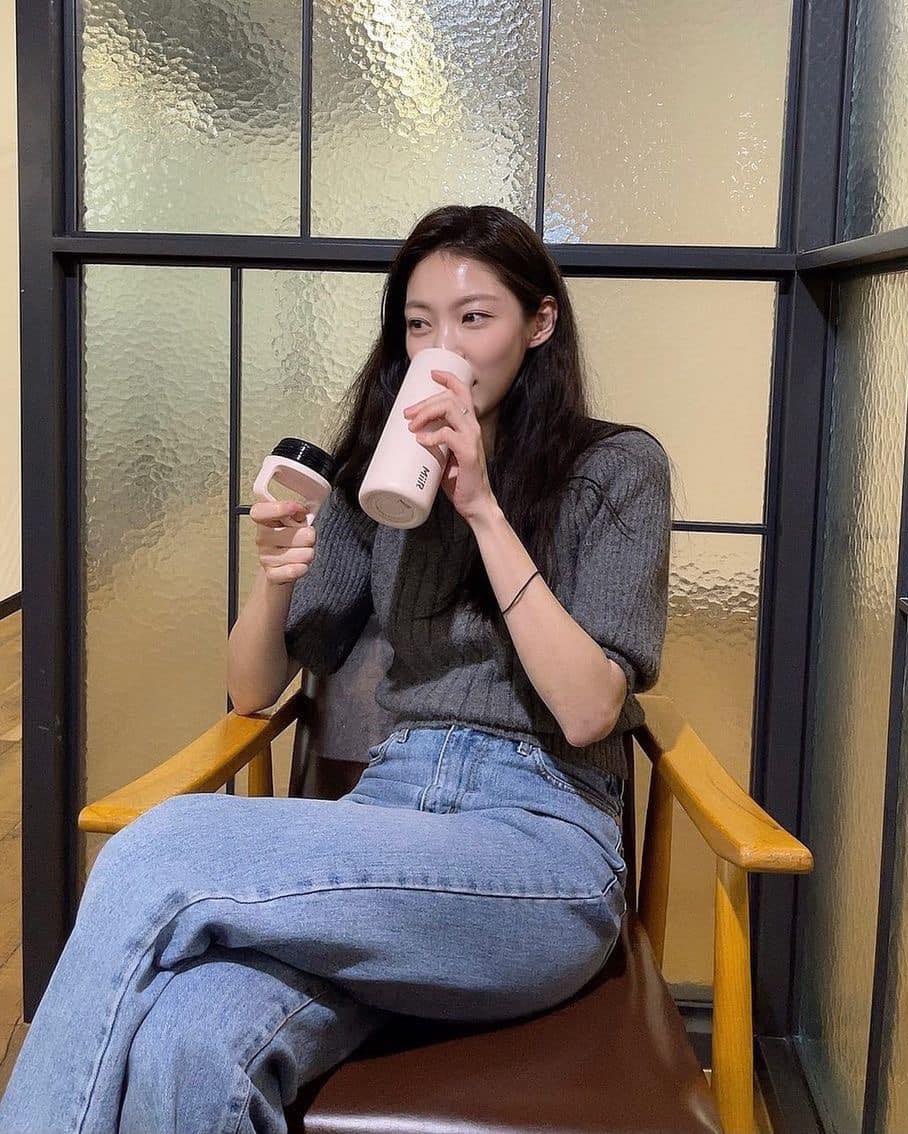 이제 반팔니트도 도톰한거로🩶🌾 이미지5