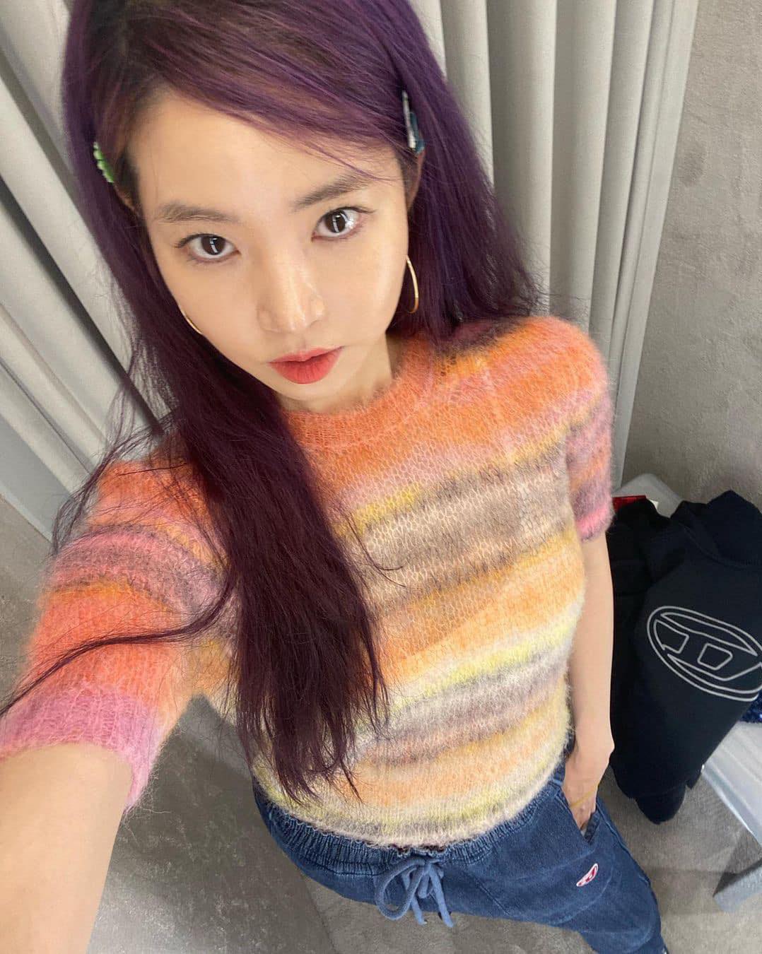 이제 반팔니트도 도톰한거로🩶🌾 이미지8