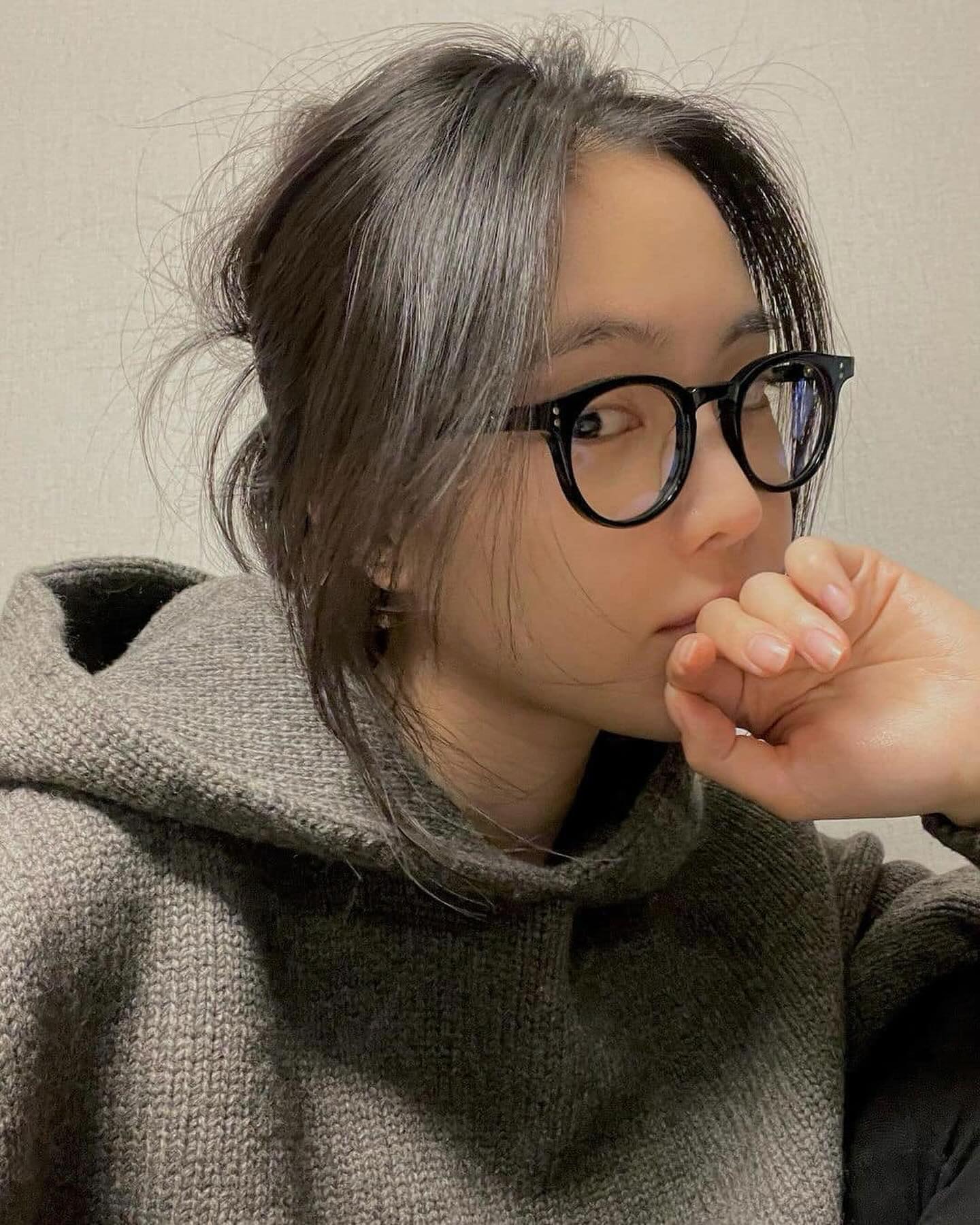 편한 후드에 안경으로 꾸안꾸🤓 이미지