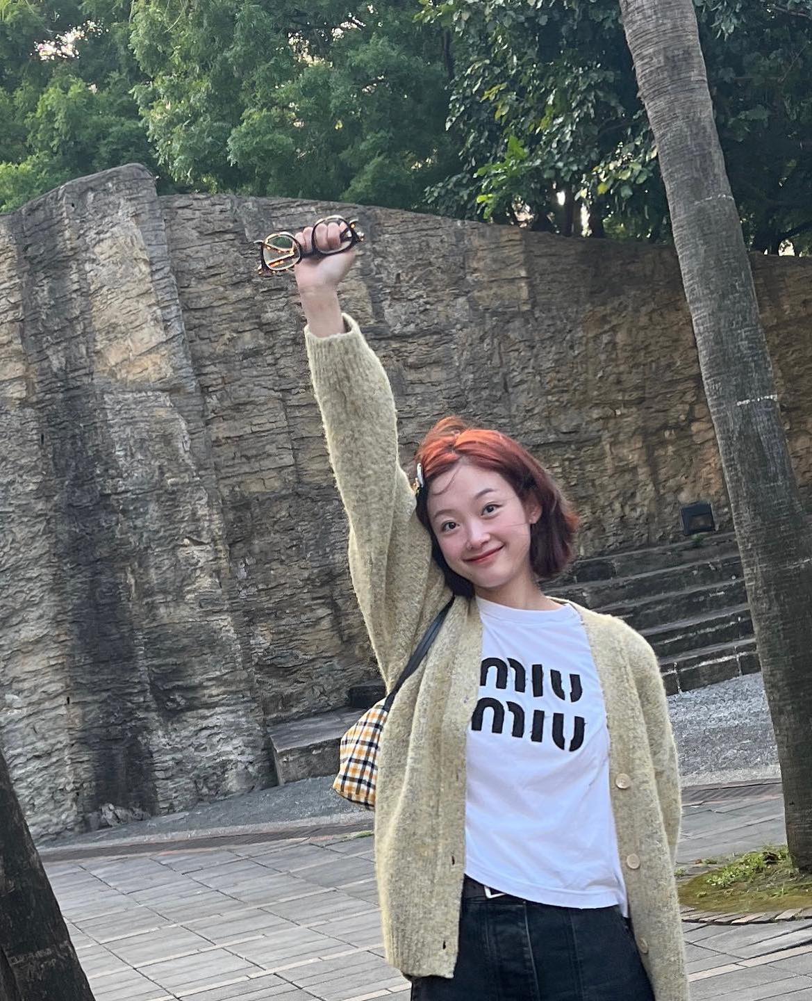 러블리 이유미🤍💚가디건 코디 이미지