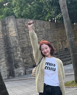 러블리 이유미🤍💚가디건 코디 이미지
