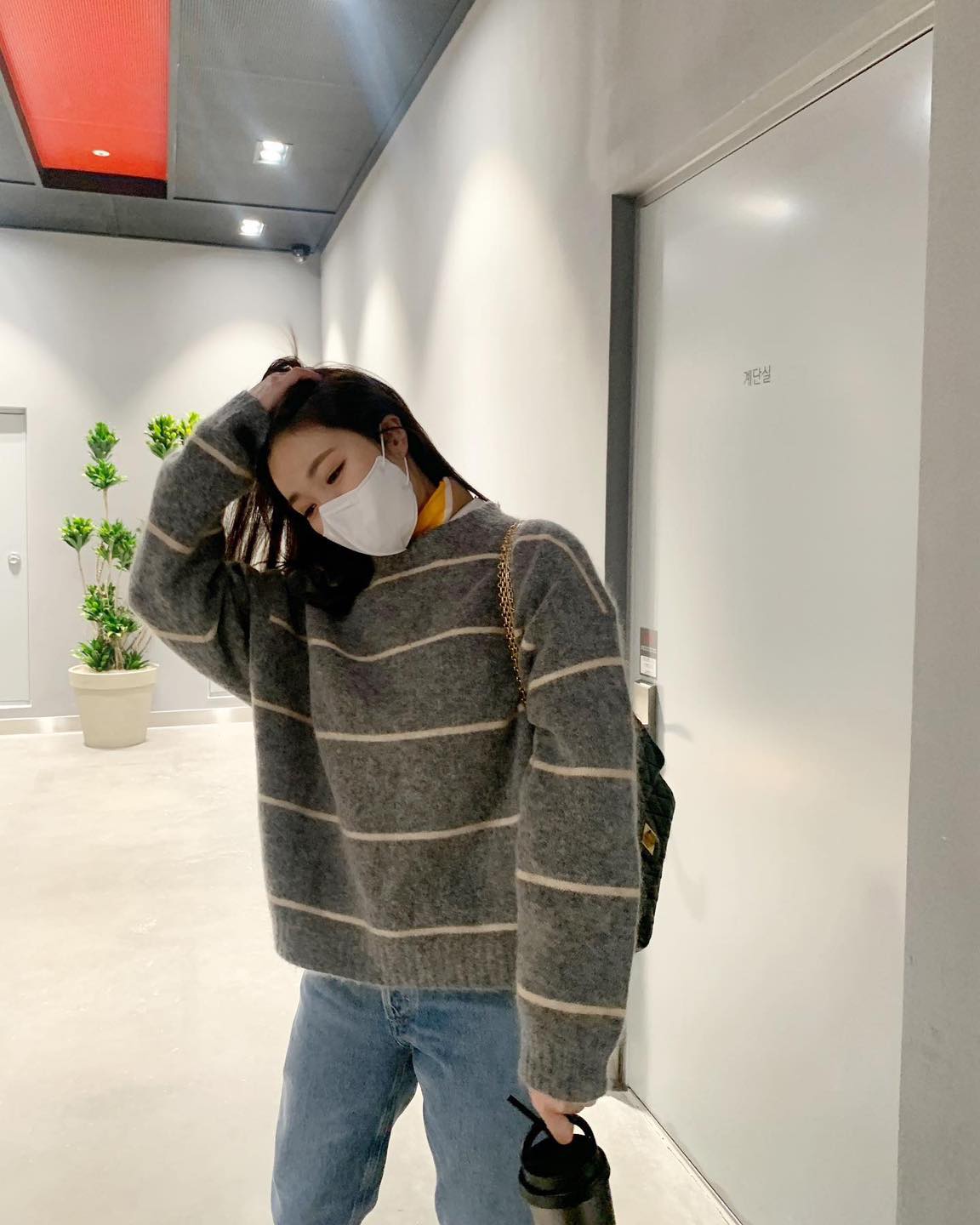 스트라이프 니트에 청바지🧶👖 이미지