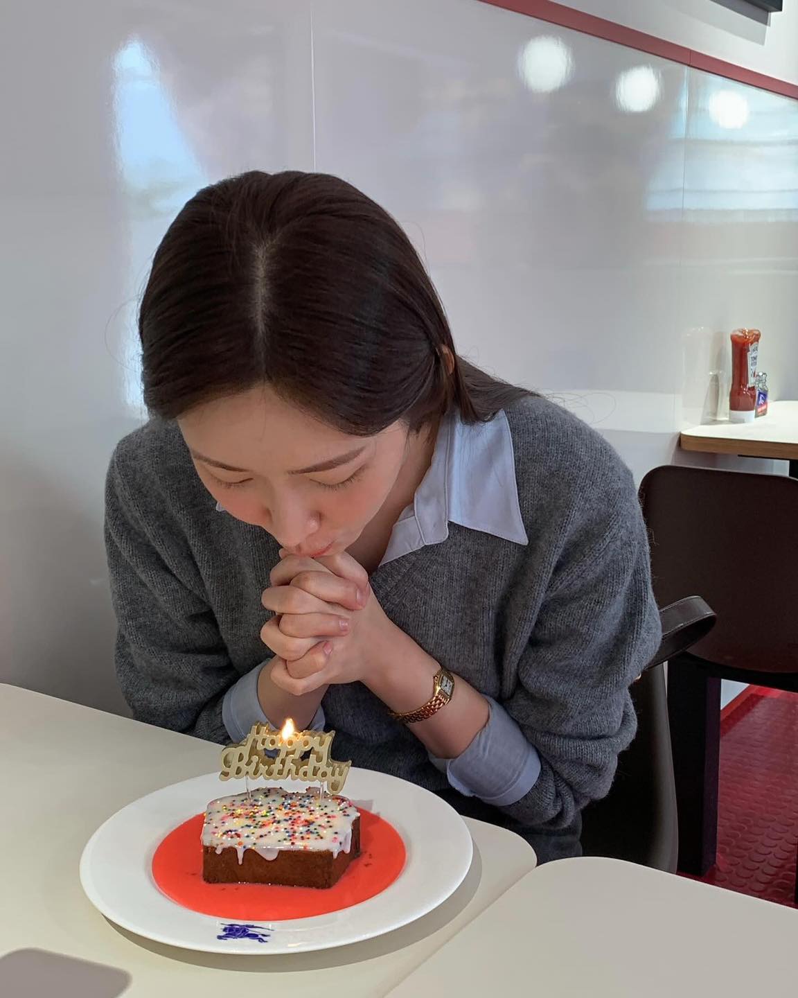 브이넥 니트엔 셔츠 레이어드🥣🩶 이미지