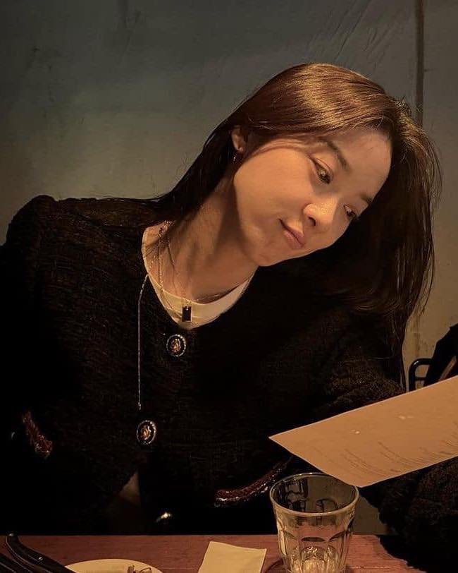 단아한 미니멀 하객룩🖤이청아 이미지