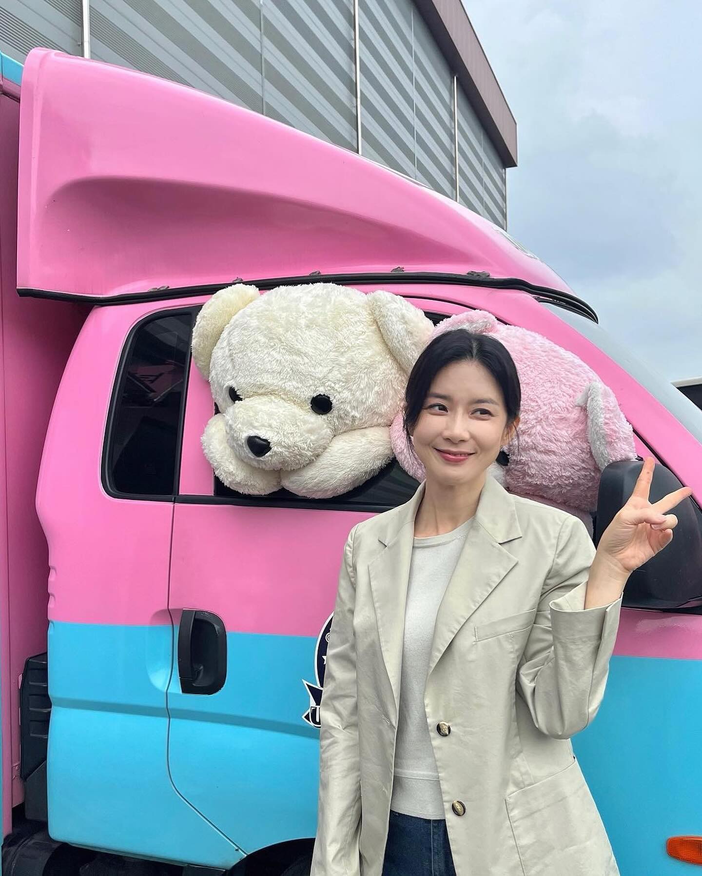 단아한 이보영🤎미니멀 가을룩💫 이미지7