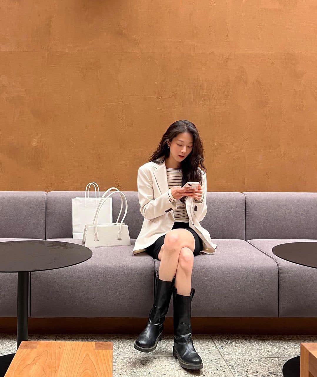 가을 스트라이프 코디하는 법🖤🤍 이미지