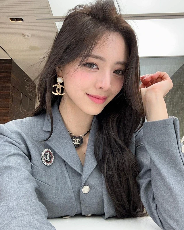 시선강탈👀 샤넬 로고 귀걸이🖤 이미지