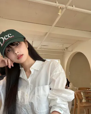 가을룩에 얹어보는 초록 볼캡🥦 이미지