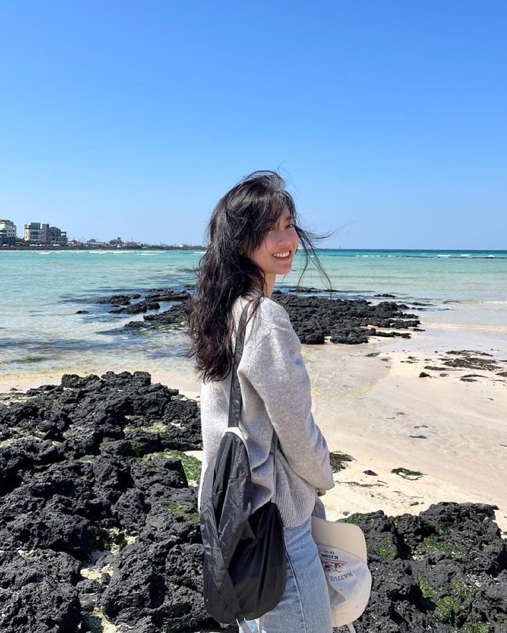 차분한 무드🩶그레이 니트 어때 이미지