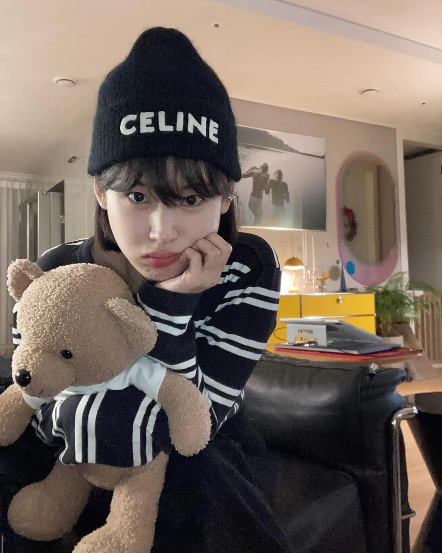 시크미 더하는 검정비니🖤 이미지