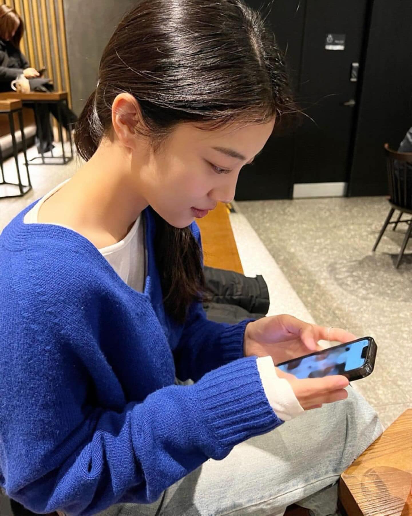 심플한 무지 브이넥니트 단품🧶💙 이미지