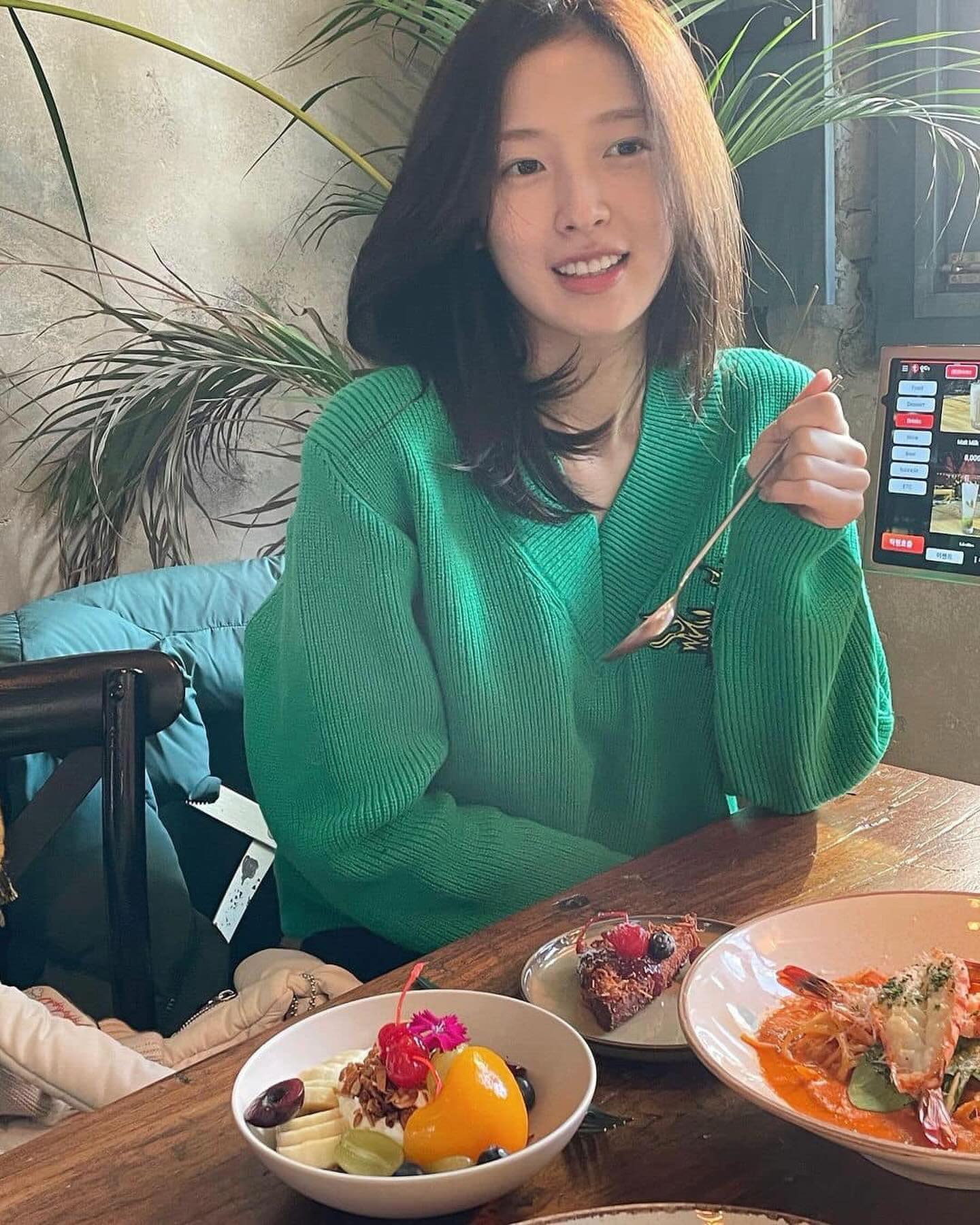 심플한 무지 브이넥니트 단품🧶💙 이미지