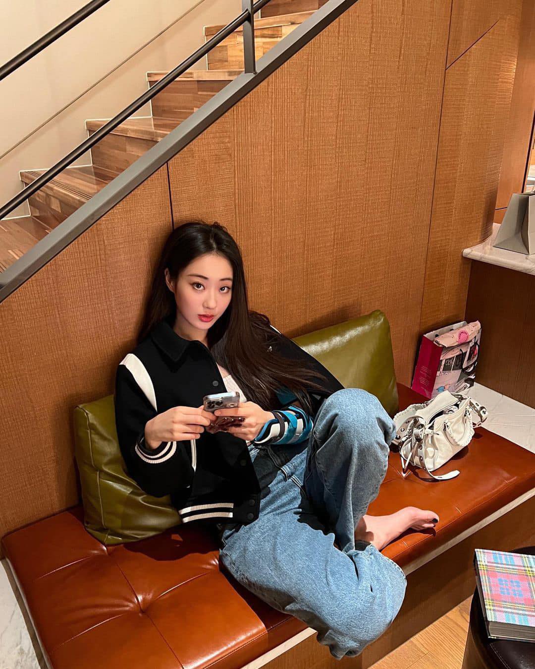 힙한 바시티 자켓 @입자⚾️🖤 이미지"