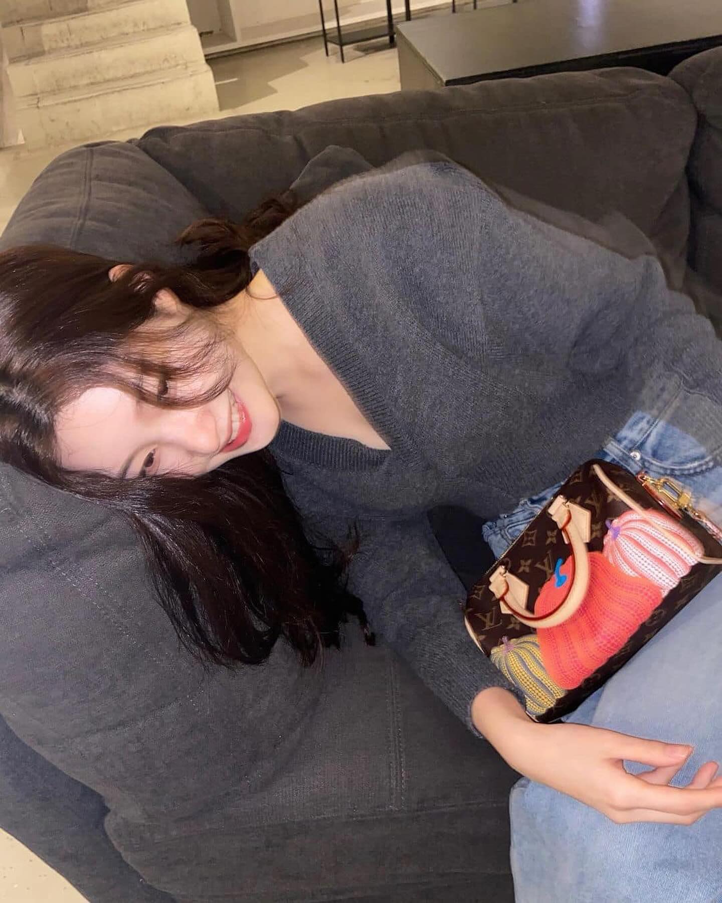 심플한 무지 브이넥니트 단품🧶💙 이미지