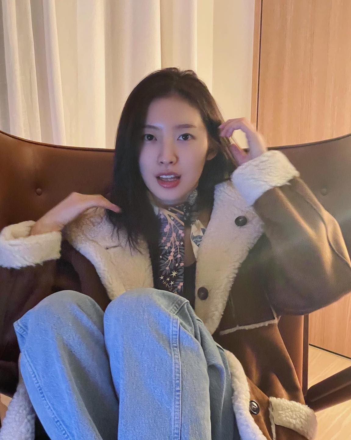 예쁜 언니들 아이템🐻🤍@무스탕 이미지4