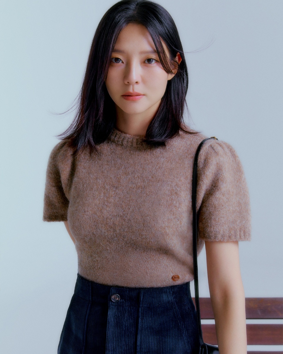 이솜 PICK🤎☃️29CM 겨울코디​
요즘 날씨에 찰떡인 출근룩부터 데이트룩, 하객룩까지✨#광고​
​
29CM가 배우 이솜과 함께한 겨울 화보를 공개했습니다. 오직 29CM에서만 만날 수 있는 틸아이다이, 게드, 빌라드케이, 르917, 유라고 등등 국내 유명 디자이너 브랜드의 겨울템을 만나볼 수 있는데요. 29CM 앱에서 아우터, 니트, 코트, 부츠 등 다양한 겨울 상품을 최대 60% 할인된 가격으로 제공하는 기획전도 함께 진행됩니다.​
​
이솜이 착용한 제품은 29CM에서 단독으로 만나볼 수 있으니 지금 바로 29CM 앱에서 [이솜]을 검색해 보세요. 🔍 ​
​
Look! My Winter with 이솜 기획전​
- 일정: 10월 30일(월) ~ 11월 12일(일)​
- 혜택: 최대 60% 할인 + 15% 쿠폰 제공​ 이미지