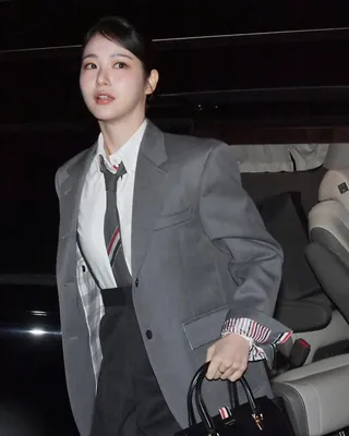 요즘 언니들 핫템@넥타이👔🤍 이미지