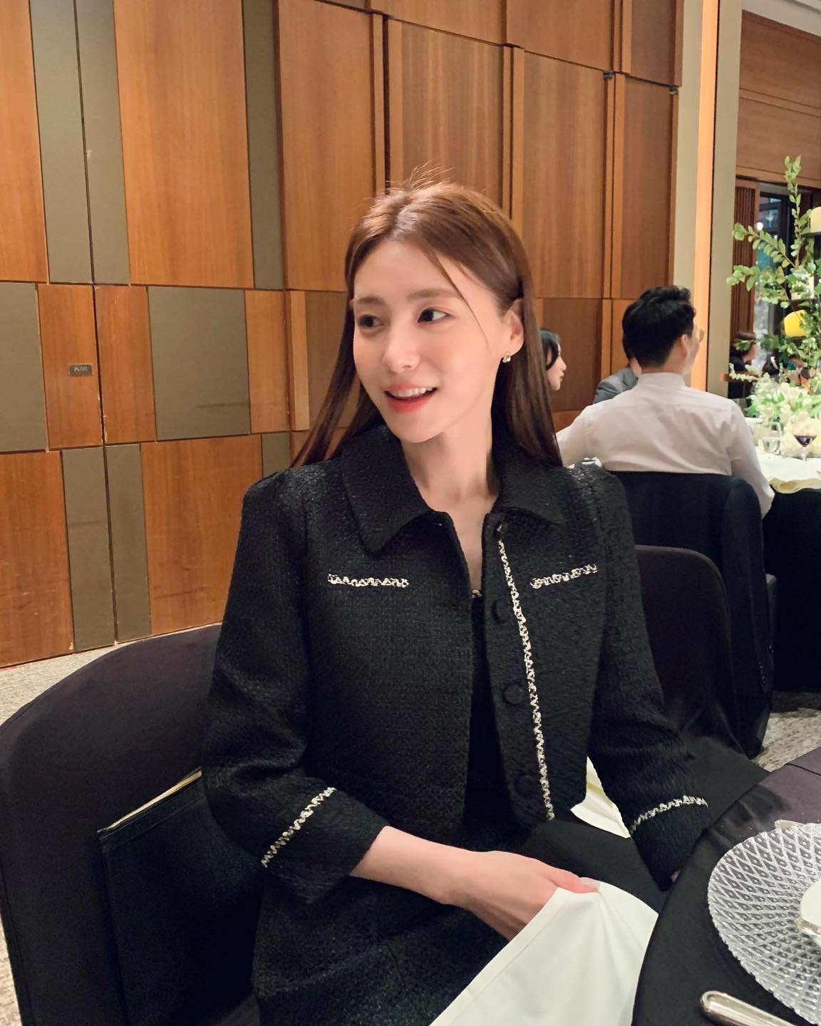 가을 하객룩 잇템🖤✨블랙 트위드 이미지