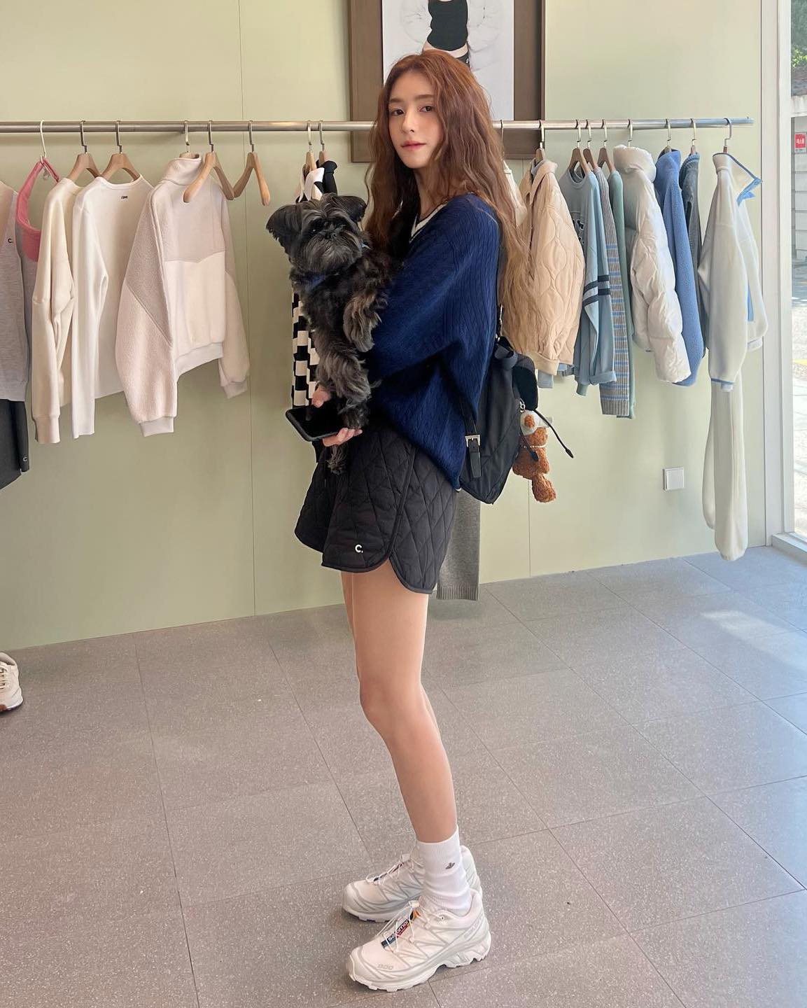 깔끔한 살로몬 화이트 신기👟🤍 이미지