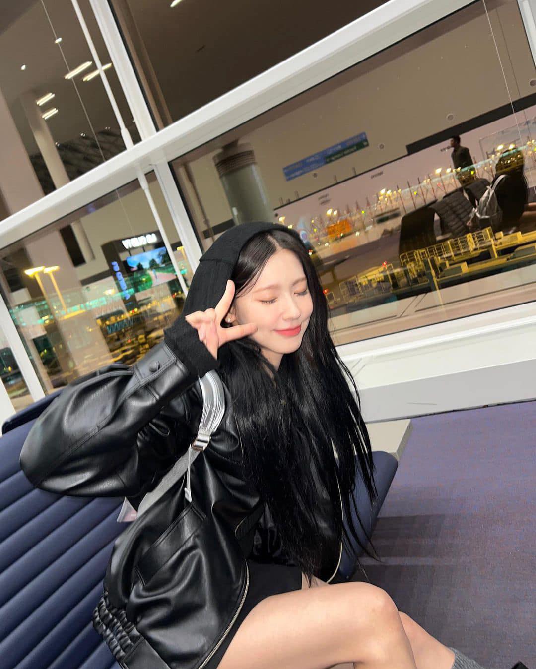 간단한 시크미🖤집업 레더자켓 이미지