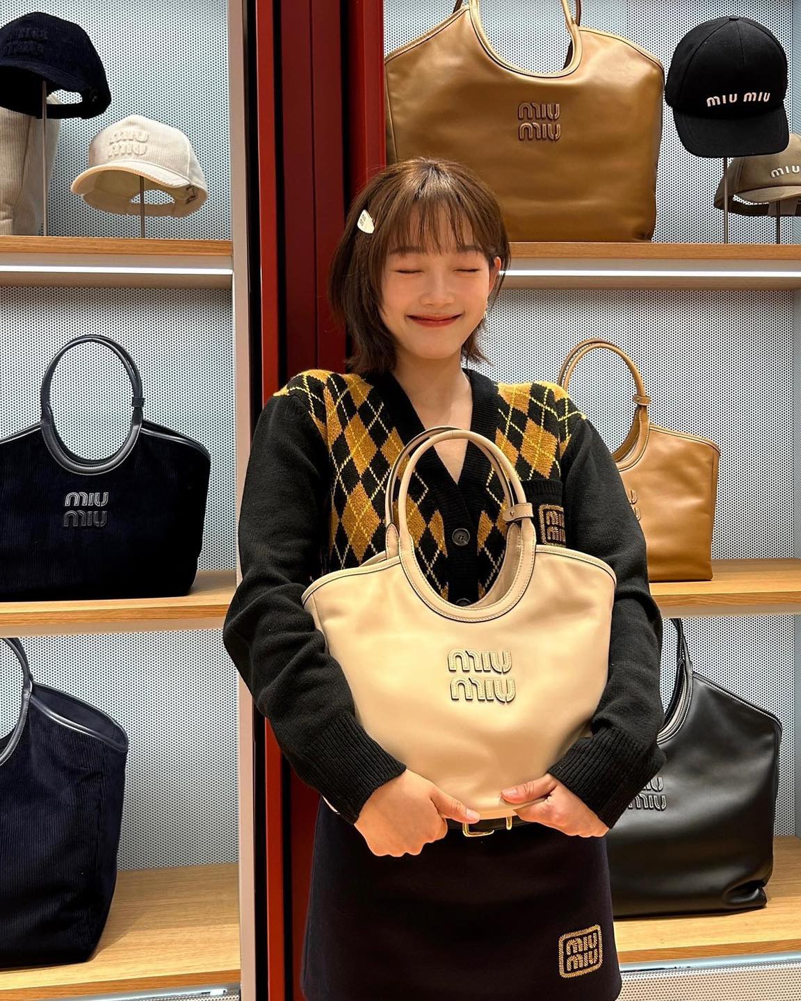 뮤뮤걸들 모인 미우아이비팝업🏠 이미지