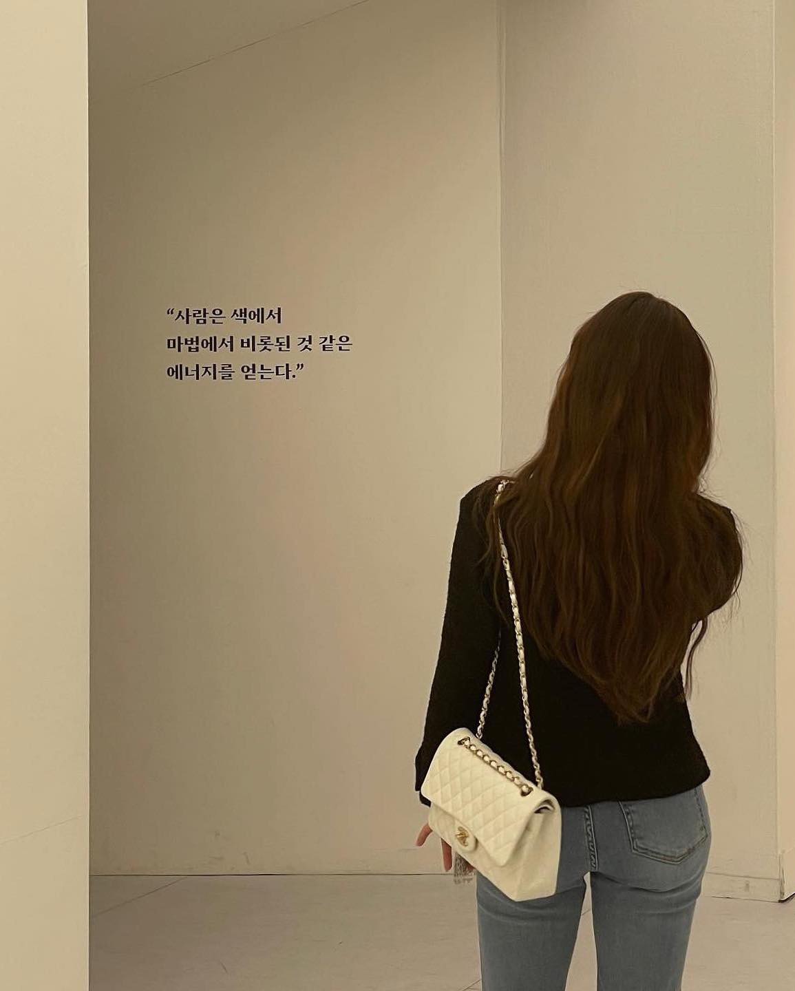 시크하게 샤넬 화이트백 어때🤍✨ 이미지