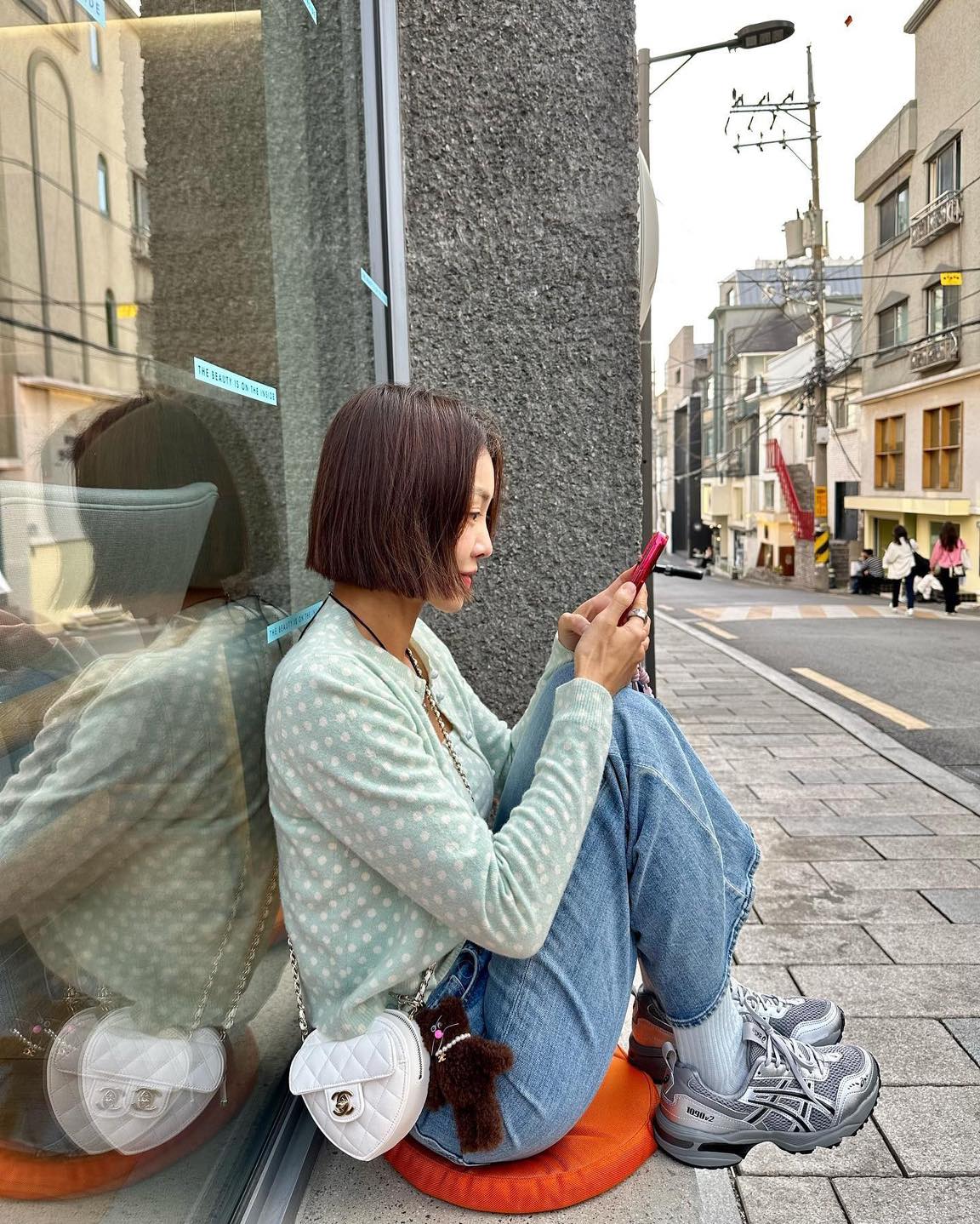 시크하게 샤넬 화이트백 어때🤍✨ 이미지