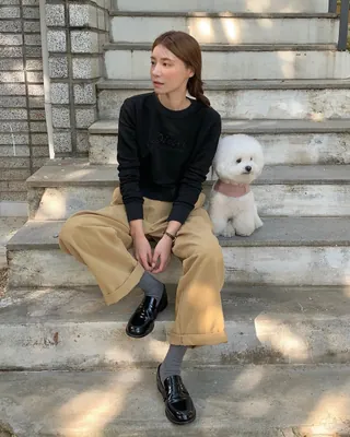 로퍼와 회색 양말의 찰떡궁합🩶 이미지