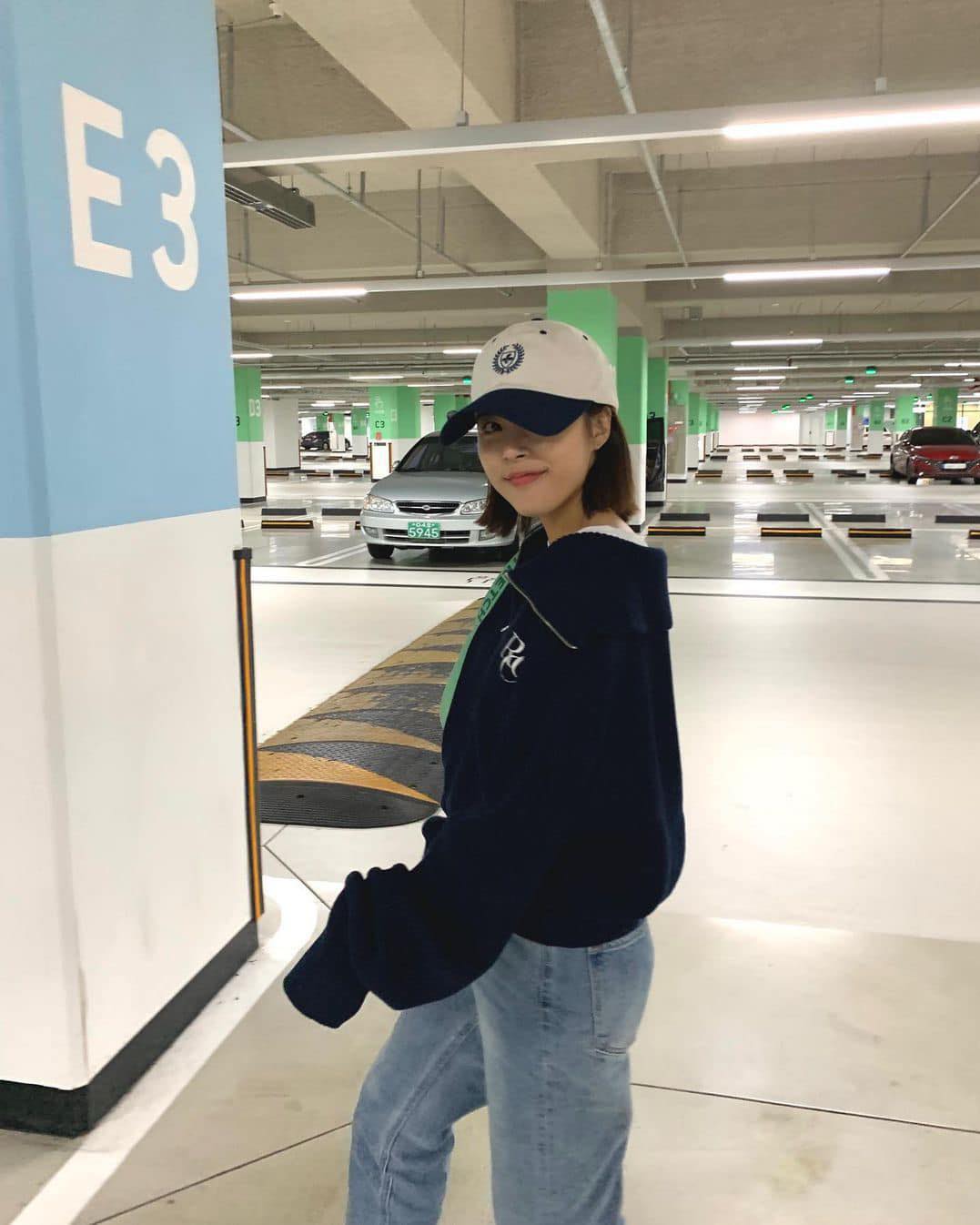 니트에 볼캡 포근한 조합🧶🧢 이미지7