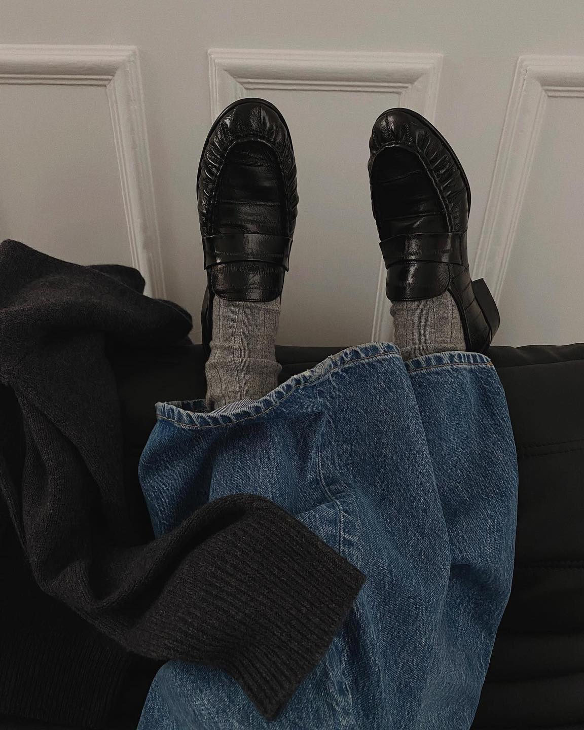 블랙로퍼와 회색양말🖤🩶클래식 이미지1