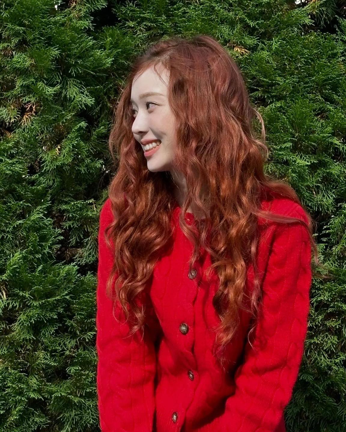올겨울 주목해야할 컬러@레드❤️
비비드한 레드 컬러 니트로 겨울코디 포인트🍎이렇게 입자😘 이미지5