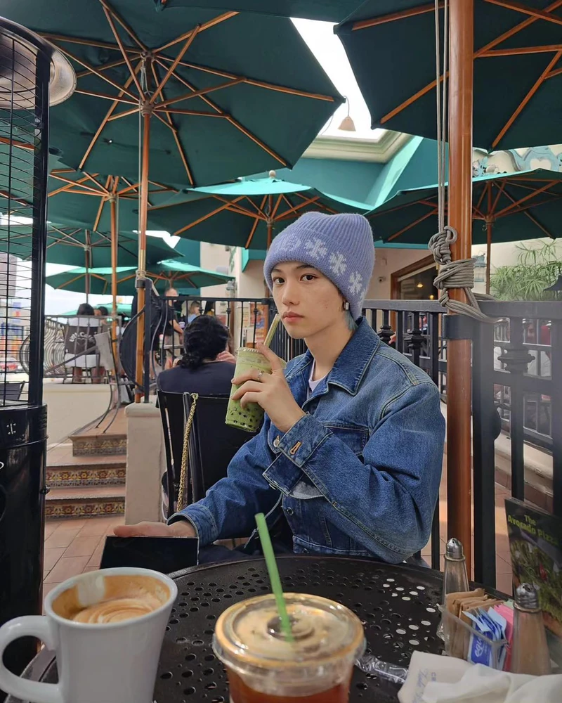 아이돌 손민수템 추천 비니❄️🤍
크롬하츠 캐시미어 빅대디 비니🩵덕질하면서 이쁜 모자 겟하자 이미지1