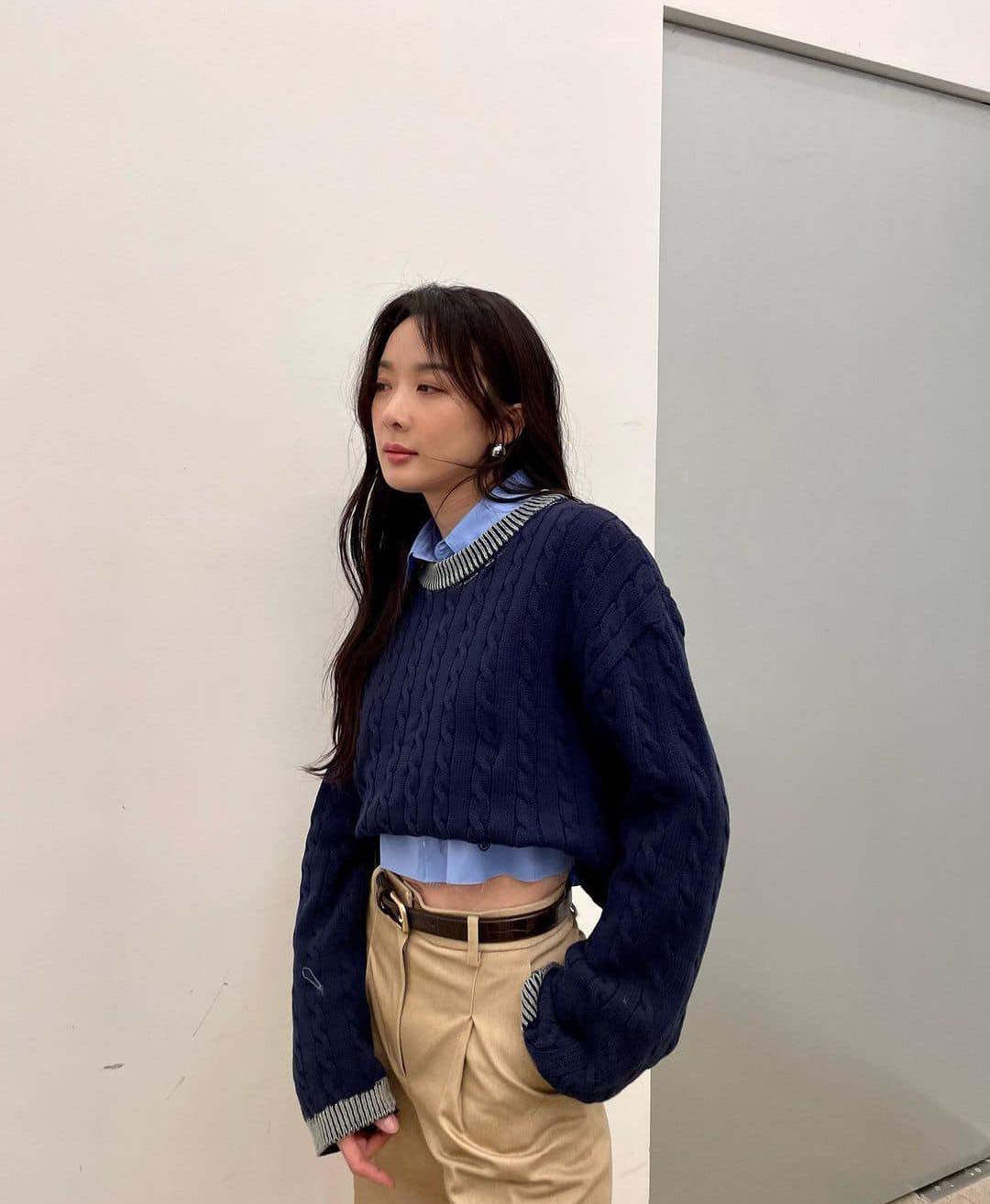 깔끔담백 무드💙@네이비 니트 이미지6
