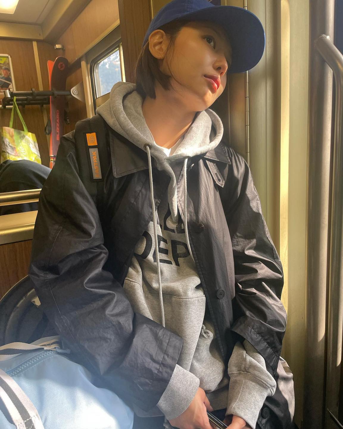 겨울엔 자켓 안에 후드 걸쳐🖤🩶 이미지3
