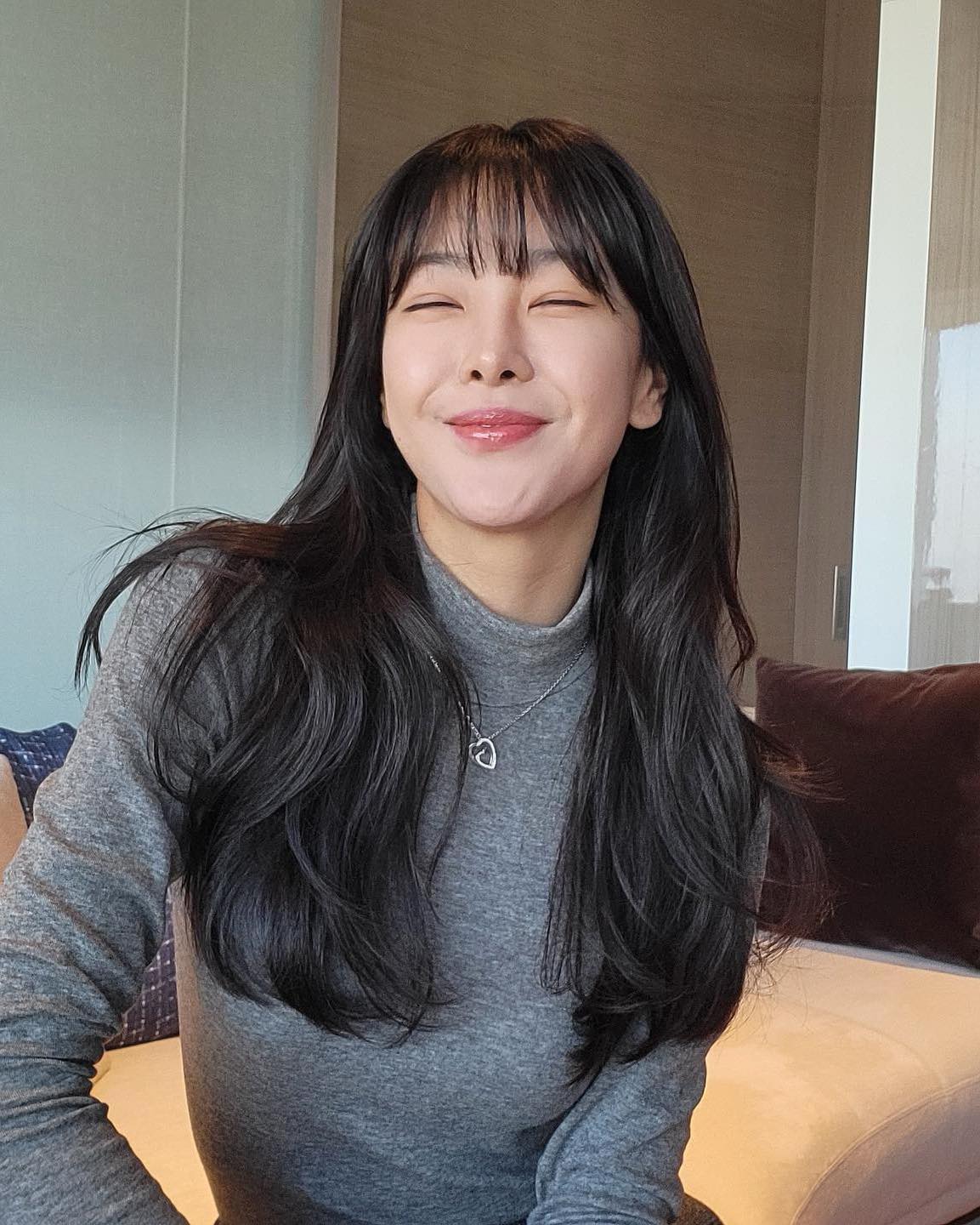 목폴라에는 목걸이 포인트📿🖤 이미지