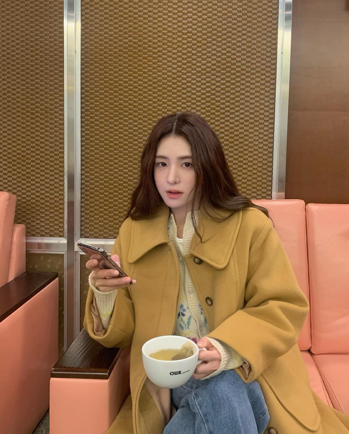 코트 안에 귀여운 패턴 니트🧵🤍 이미지