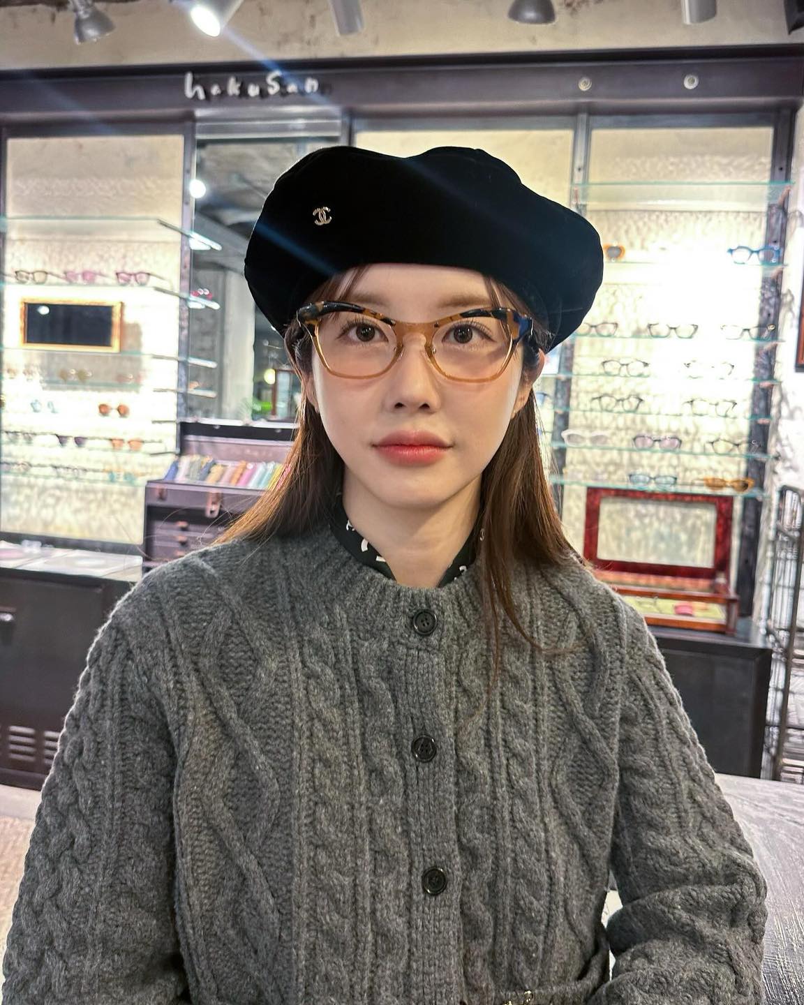 차분한 시크 무드🩶회색 가디건 이미지