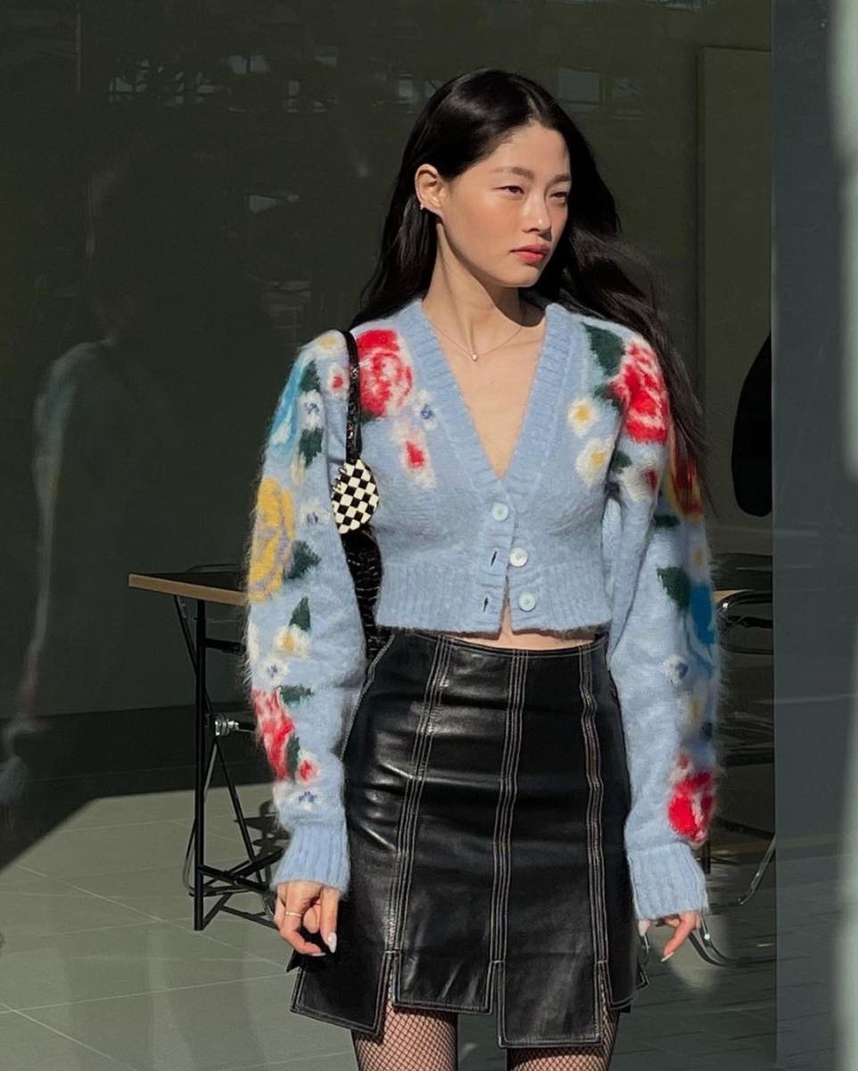 뮤뮤 가디건으로 감성 더하기🩵❤️ 이미지