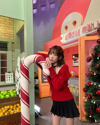 리본머리하고 트리사진🎄찍자♥️ 이미지