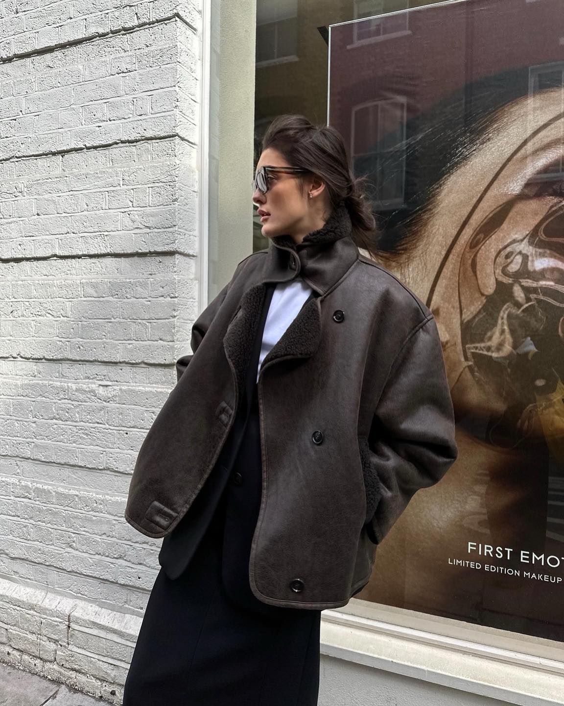 편하고 시크한 자라 무스탕🤎🐻
더블 페이스드 릴렉스 점퍼✔️멋스러운 브라운 톤온톤 배색🎞️ 이미지