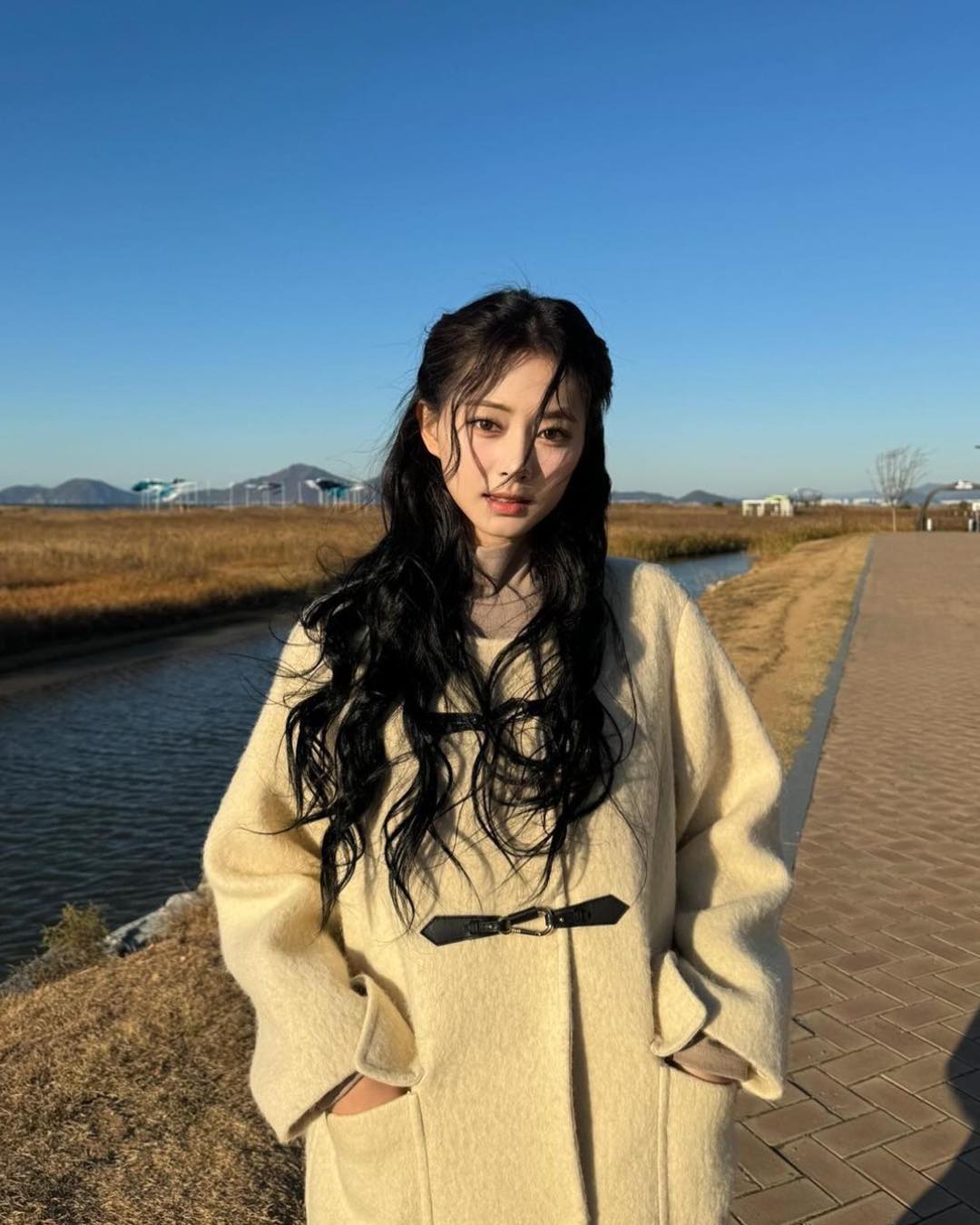 트와이스 쯔위 x ZOOC❄️💛 이미지