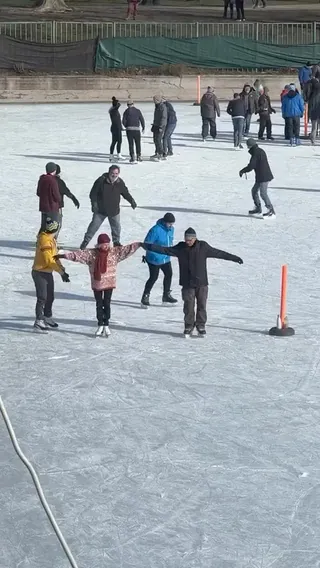 영화처럼 아름다운 겨울 낭만👩🏻❤️👨🏻⛸️
우리도 영원히 @함께하자🤎 이미지