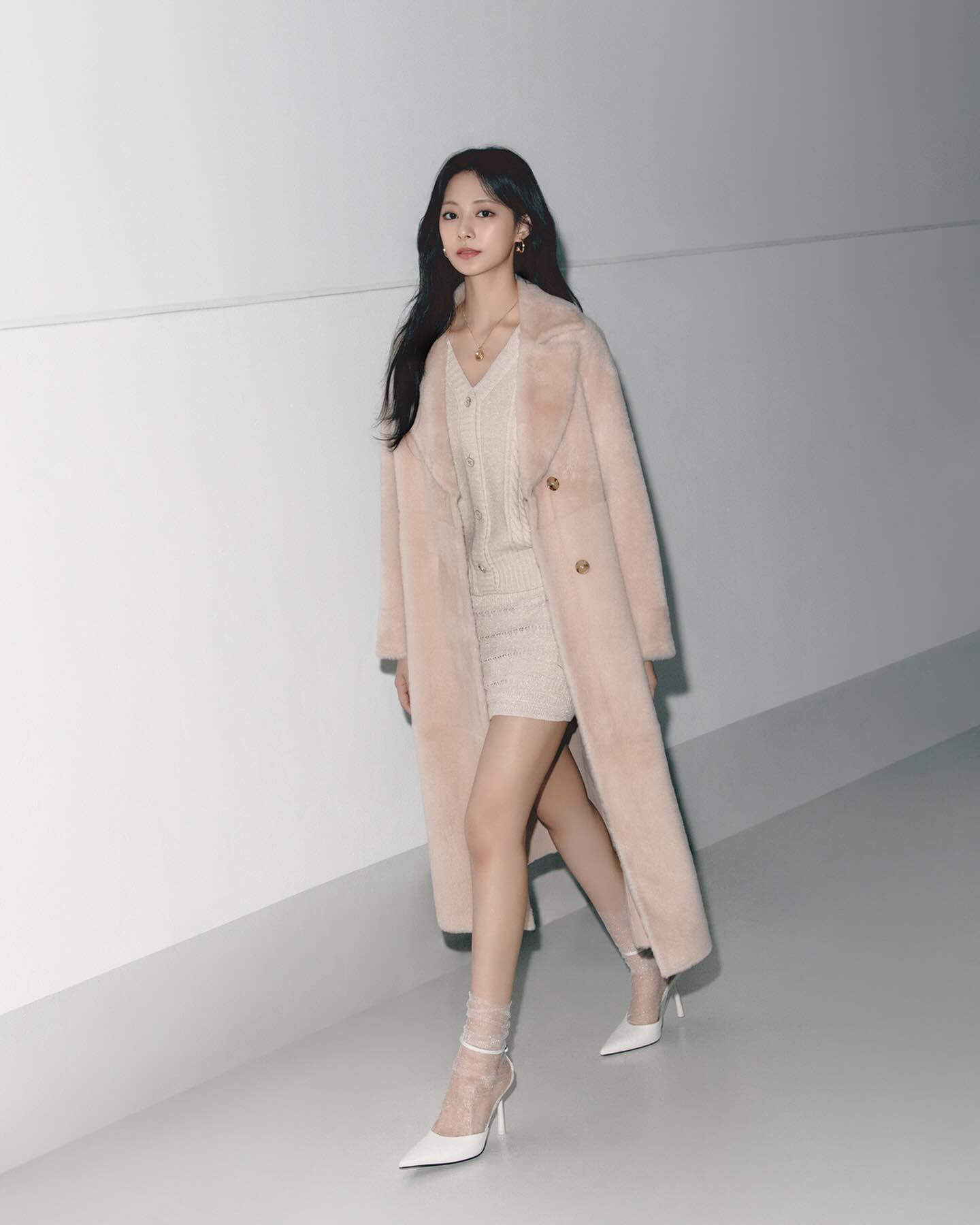 겨울에 만난 ZOOC x 쯔위🤍🖤
여신 쯔위 겨울 코디🕵🏻‍♀️❄️주크 23FW 룩북 @따라해 #광고 이미지5