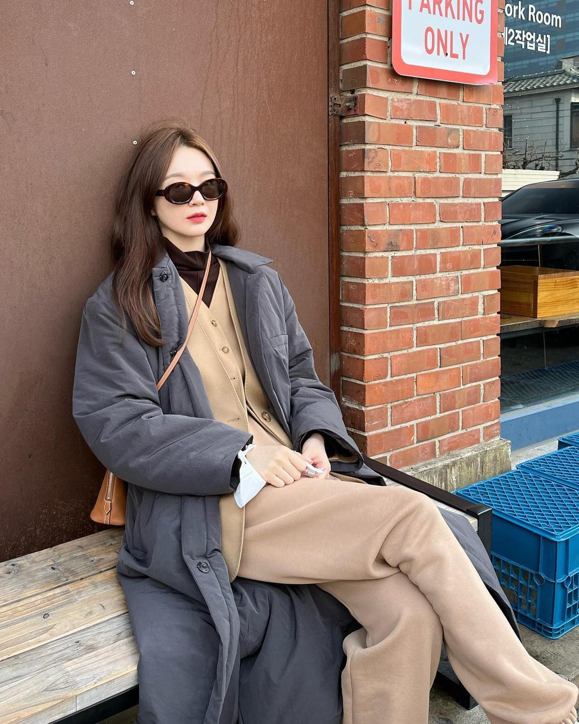 겨울 아우터는 민경언니처럼🤎🧥 이미지
