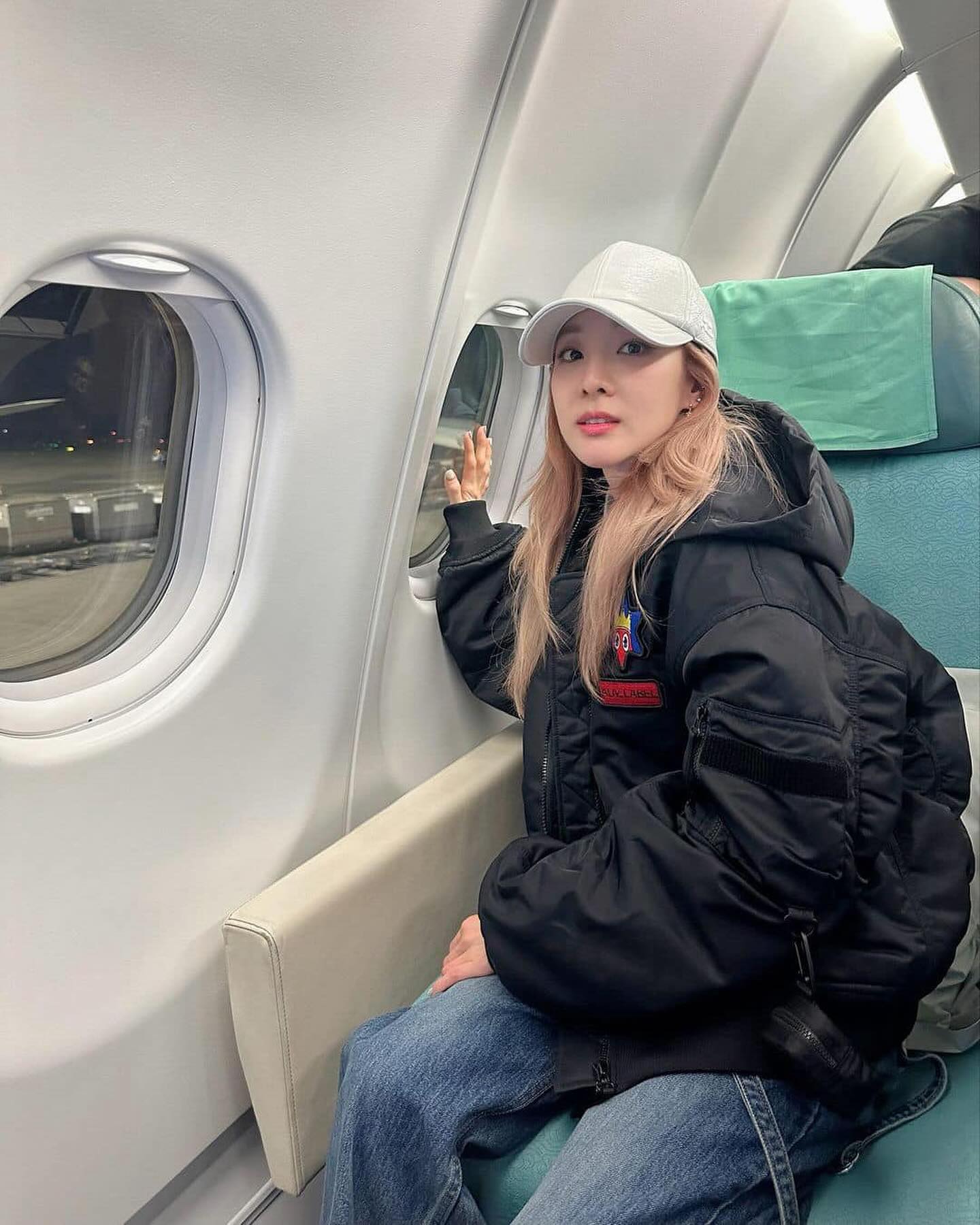 날 풀렸을 땐 패딩 대신 항공점퍼✈️ 이미지